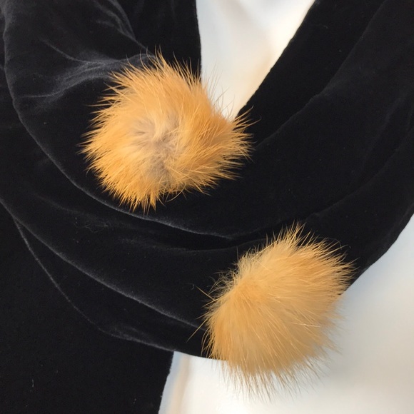 💙REDfish Design Rabbit Fur Ball Scarf - Picture 2 of 6